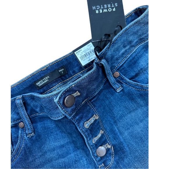 Vera Wang mid-rise jean shorts - Picture 2 of 2